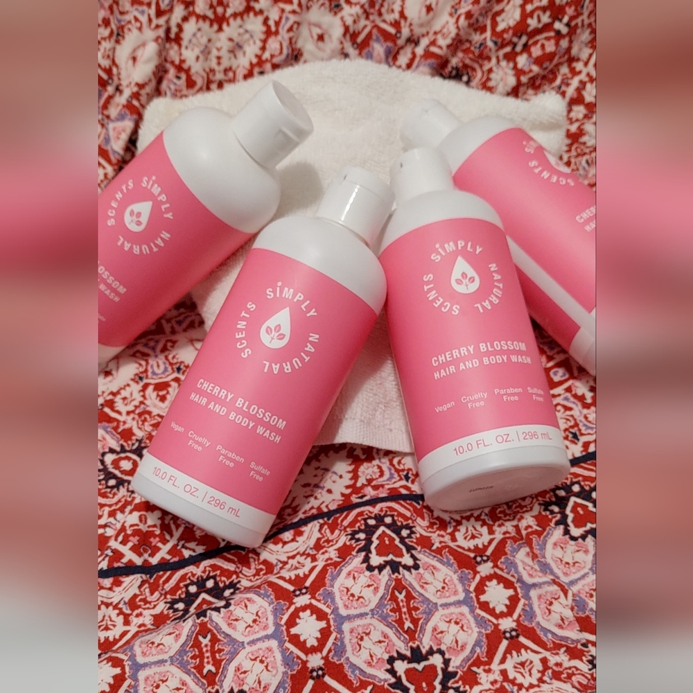 Bundle of (4) bottles of Simply Natural Scents brand body wash.